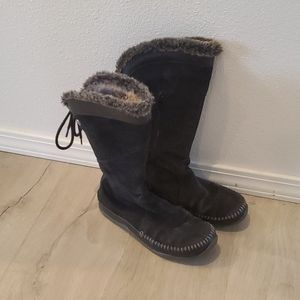 North face Womens Moccasin Style Boots size 7